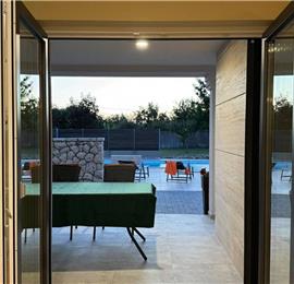 2 bedroom villa with heated pool & tennis court near Zadar, sleeps 4